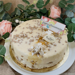 Mot personnalisé sur le gâteau