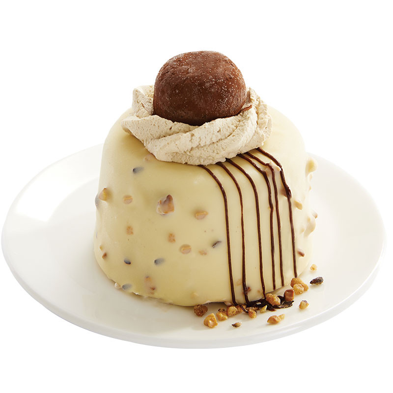 Une pâtisserie glacée à la noix et au café