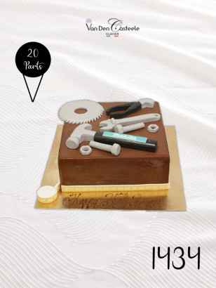 outils de bricolage en gâteau