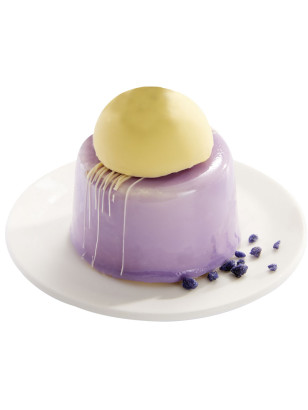 Un gâteau glacé individuel à la violette